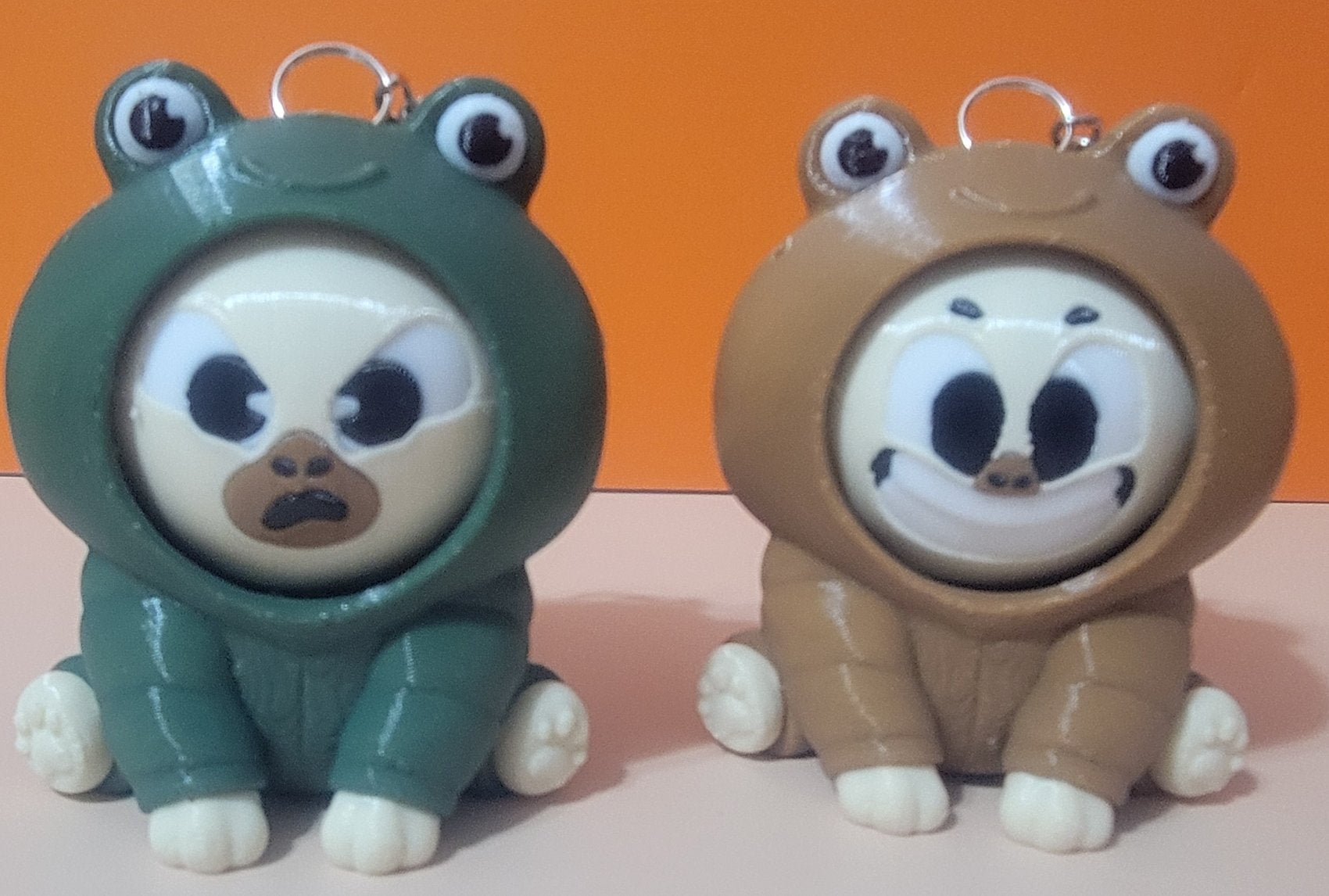 FrobbyBara 3 Faced Mood Flipper Key Chain