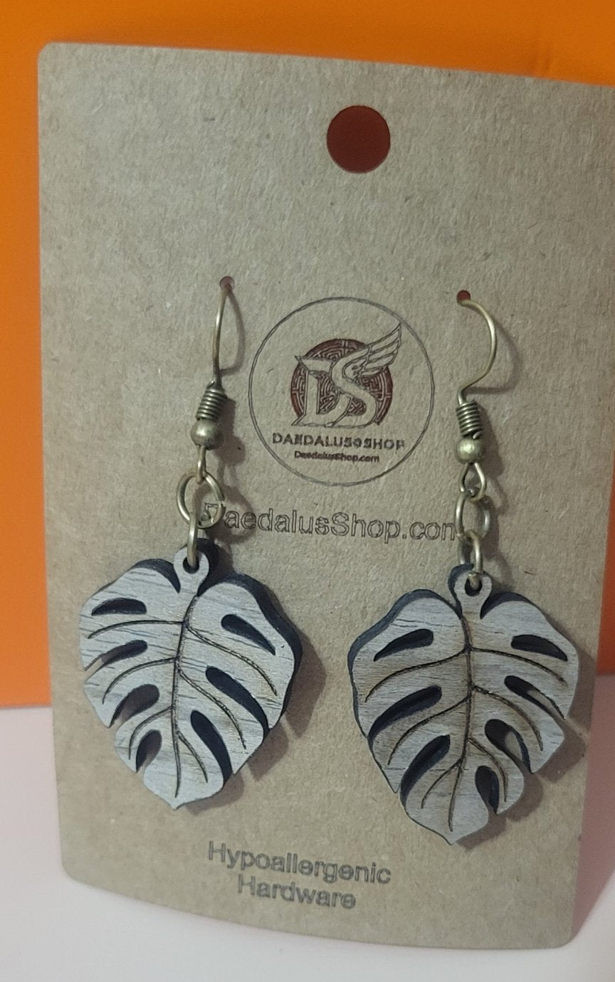 Leaf WalnutEarrings - 28mm x 25mm